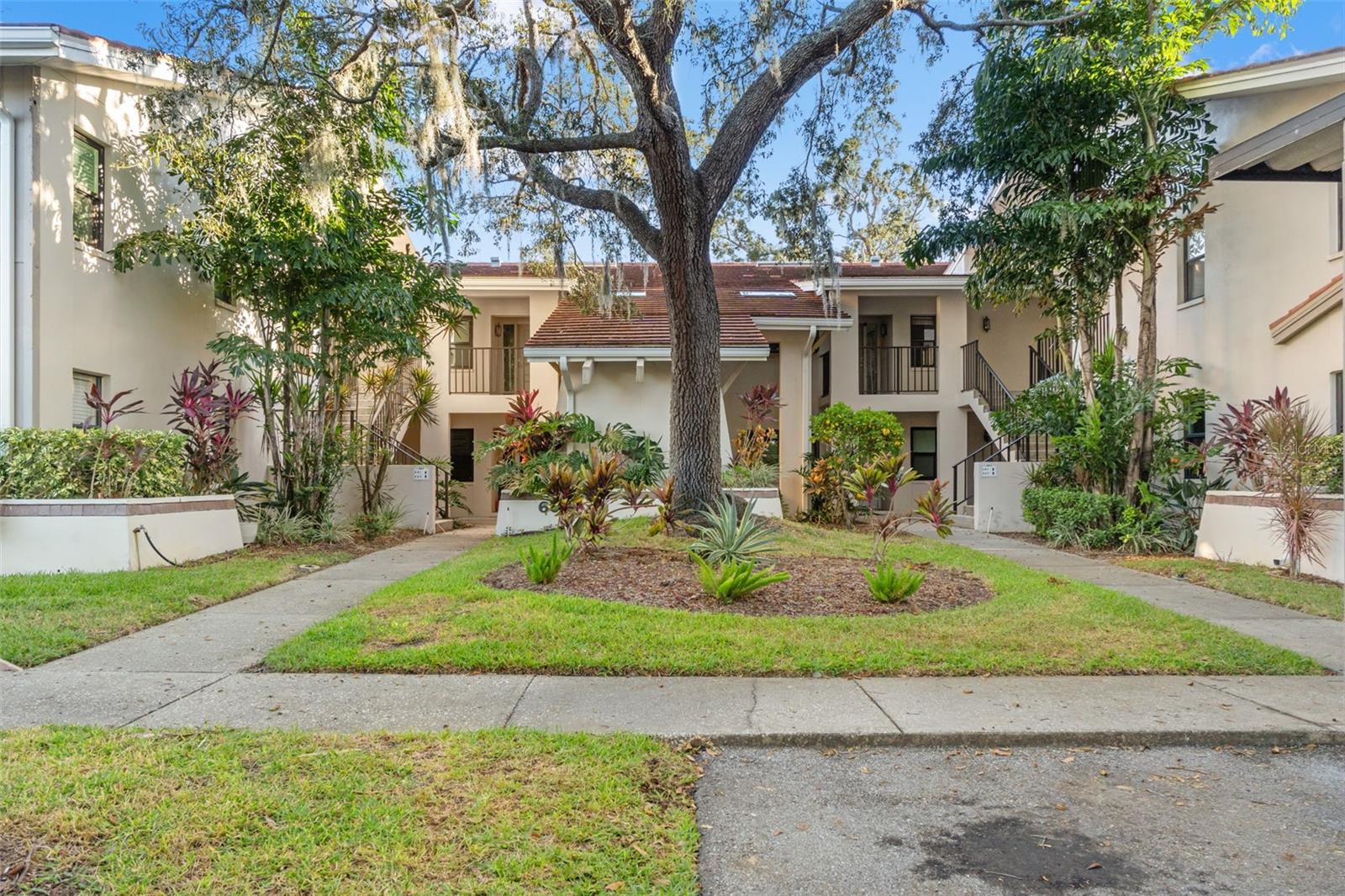 Image 2 of 64 For 300 Florida Avenue 600f
