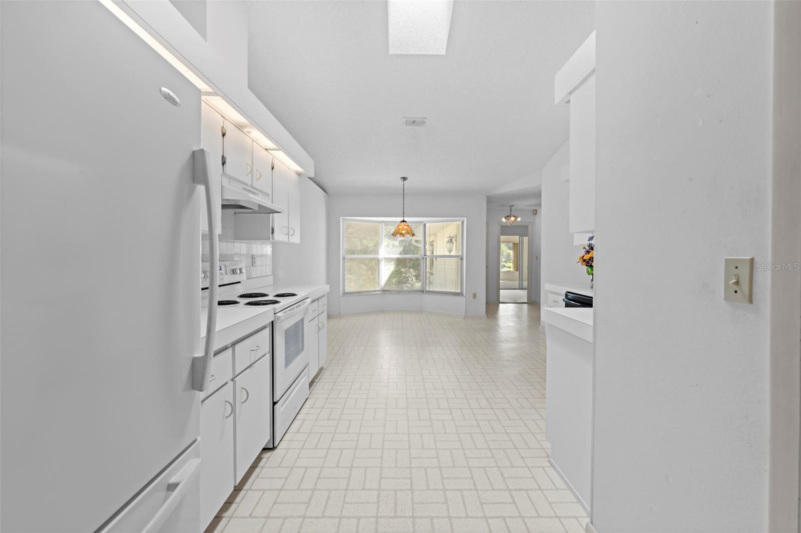 Image 13 of 52 For 18810 Majestic Oak Court