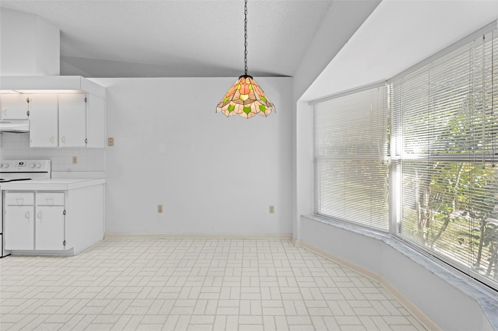 Image 16 of 52 For 18810 Majestic Oak Court