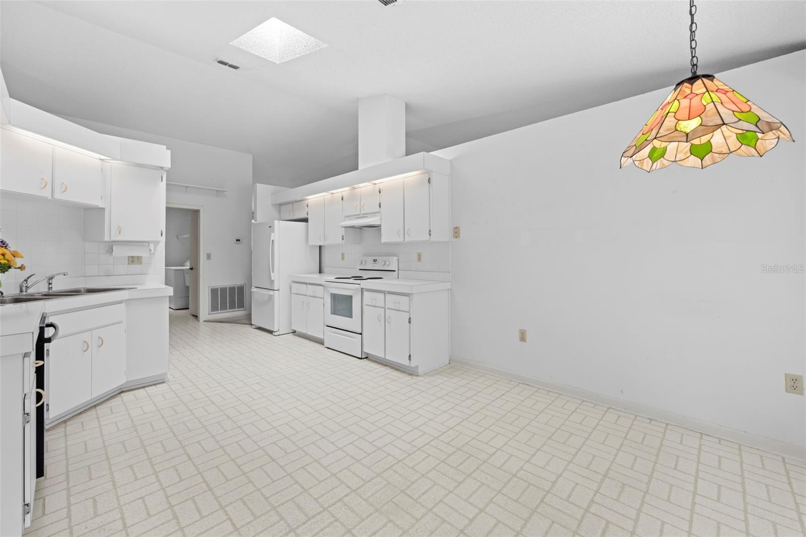 Image 17 of 52 For 18810 Majestic Oak Court