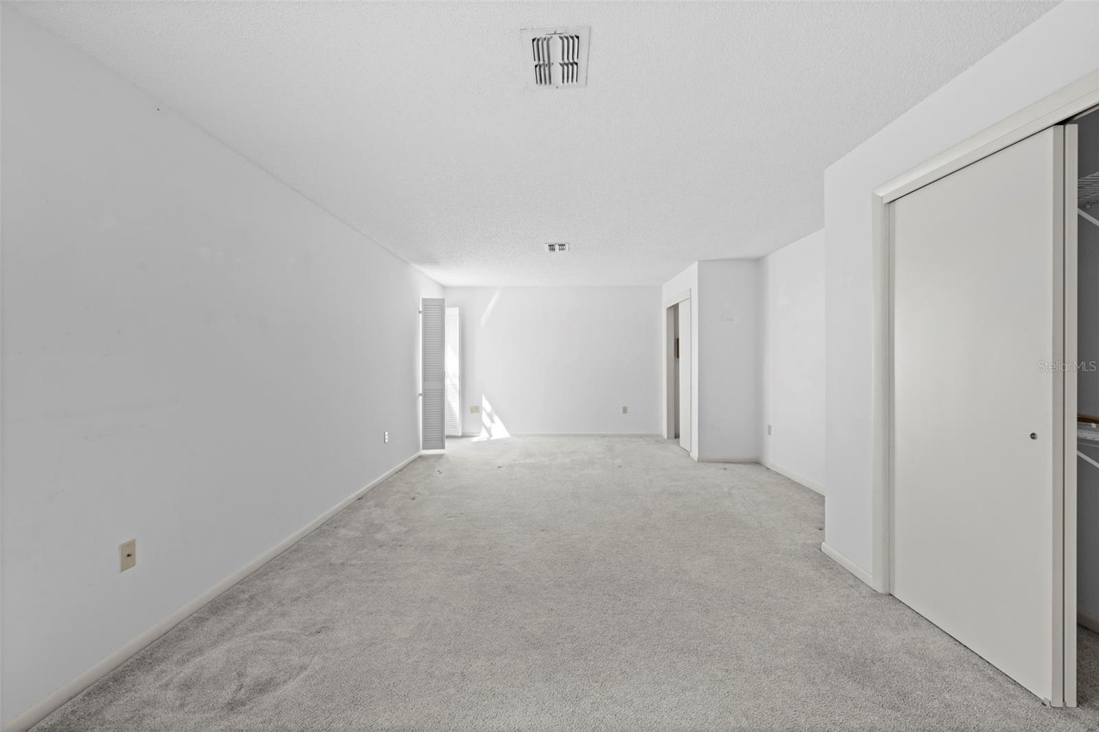 Image 23 of 52 For 18810 Majestic Oak Court