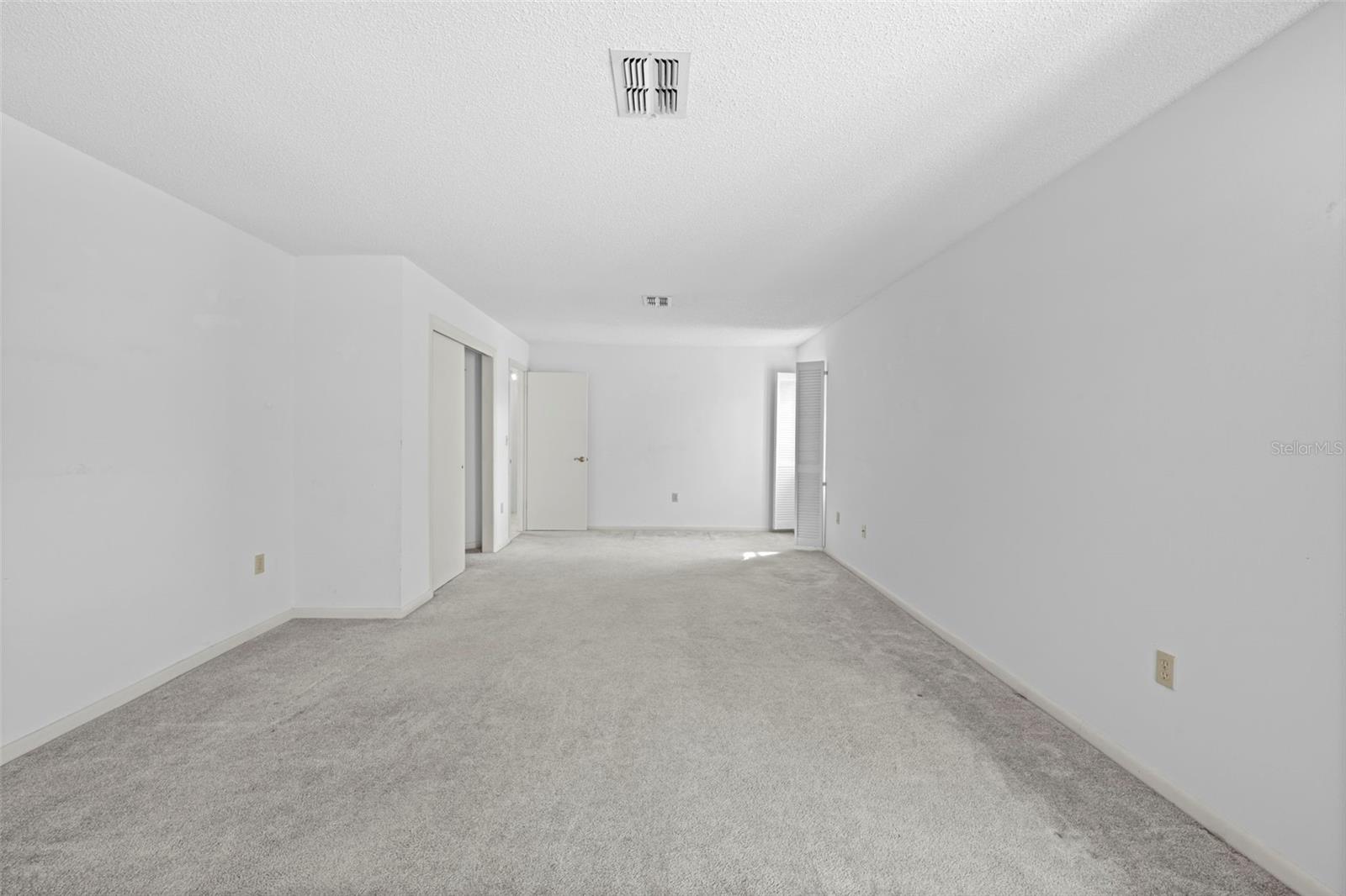 Image 24 of 52 For 18810 Majestic Oak Court