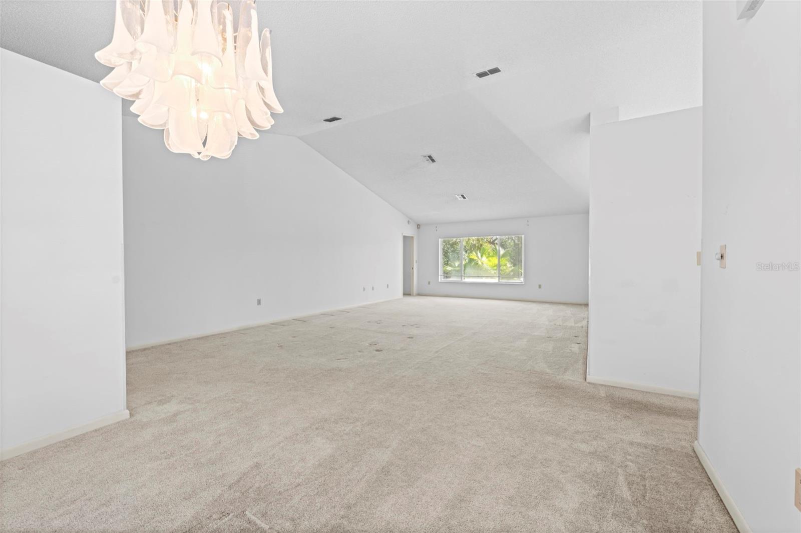 Image 35 of 52 For 18810 Majestic Oak Court