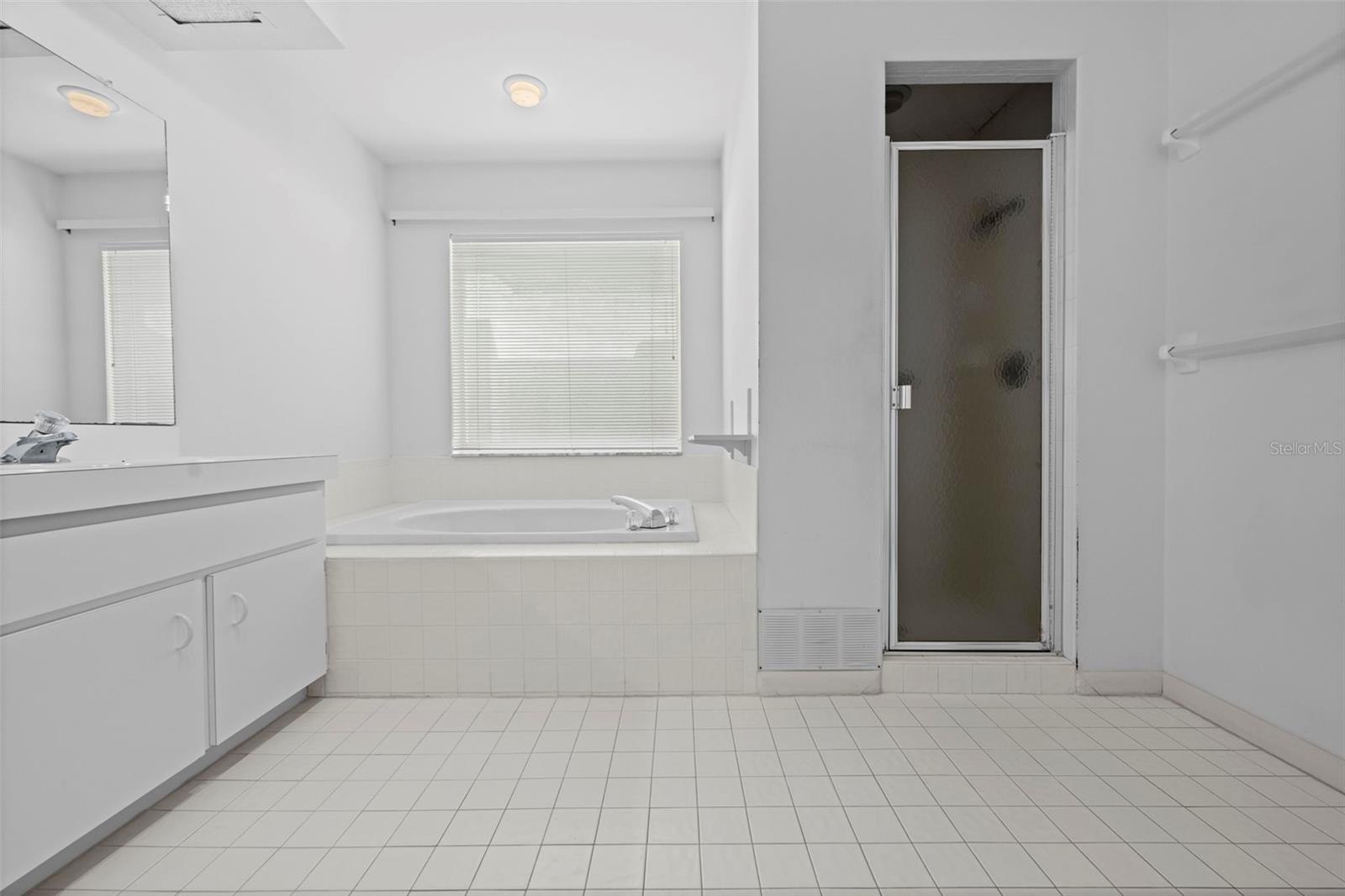 Image 42 of 52 For 18810 Majestic Oak Court