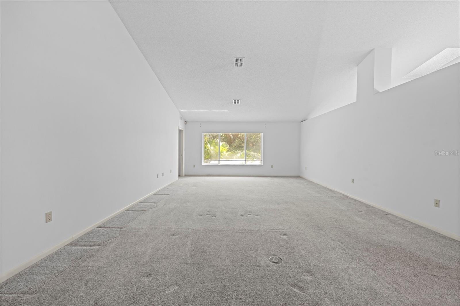 Image 6 of 52 For 18810 Majestic Oak Court