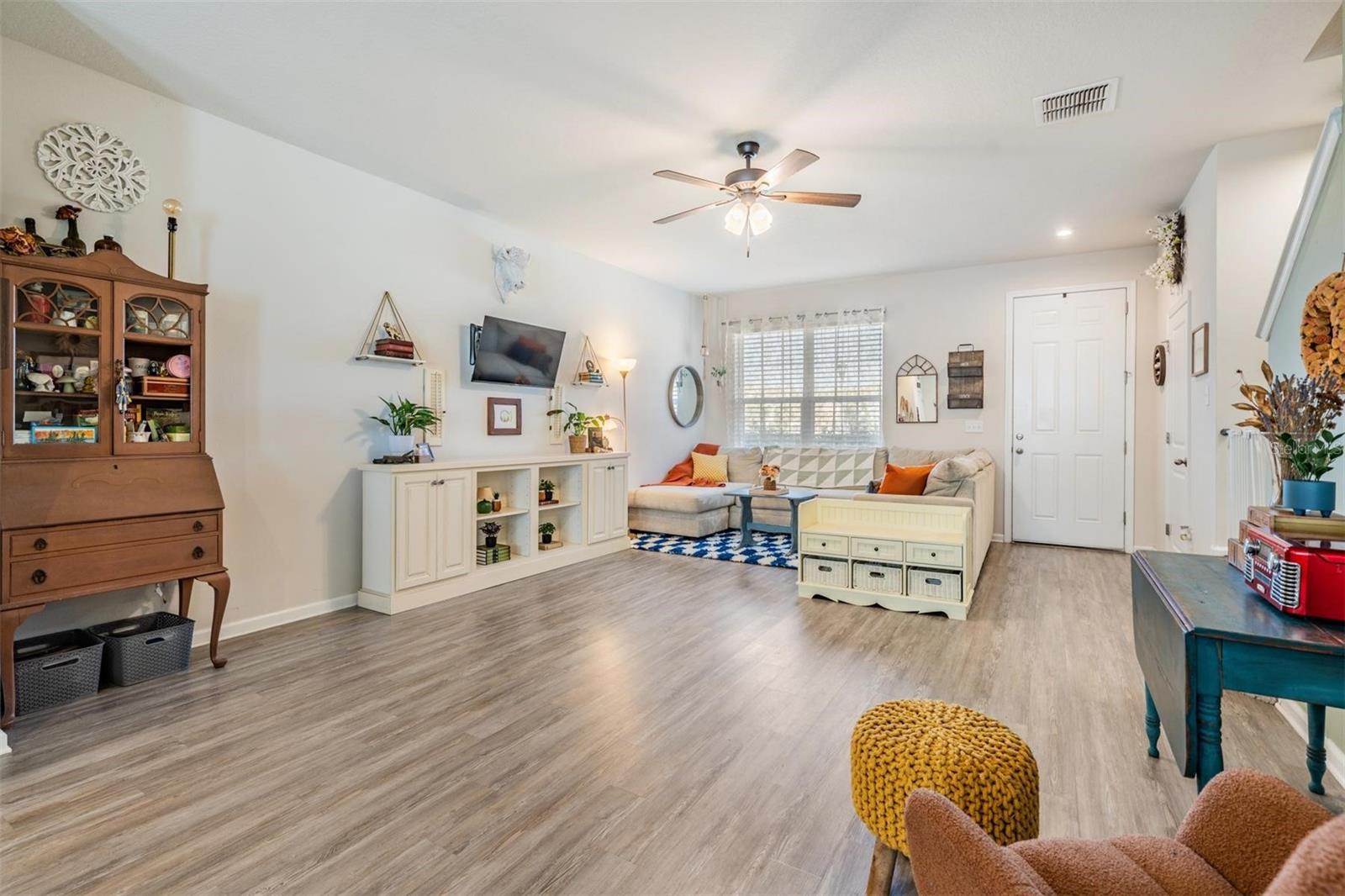 Image 10 of 32 For 15068 Caravan Avenue