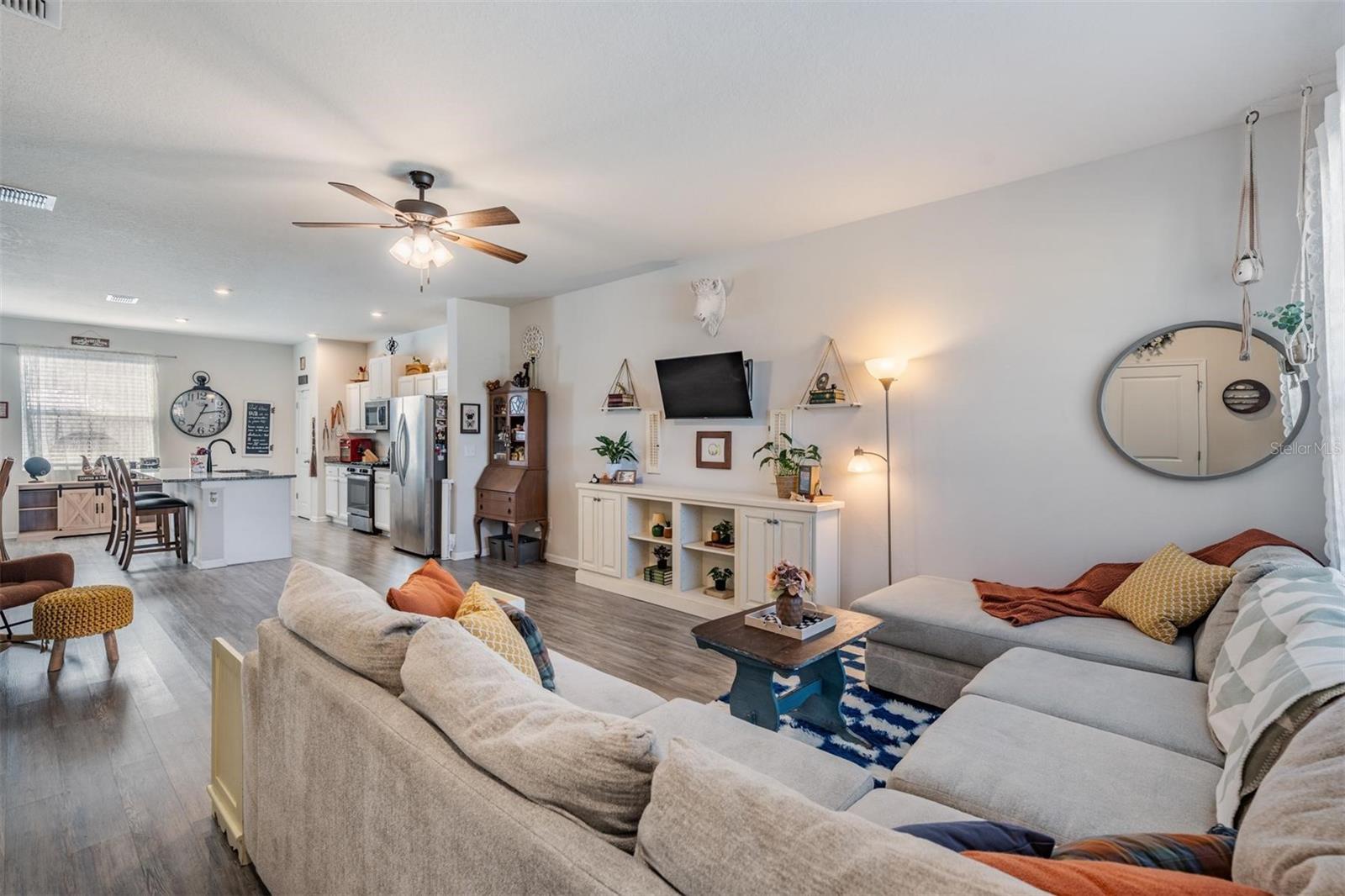 Image 12 of 32 For 15068 Caravan Avenue