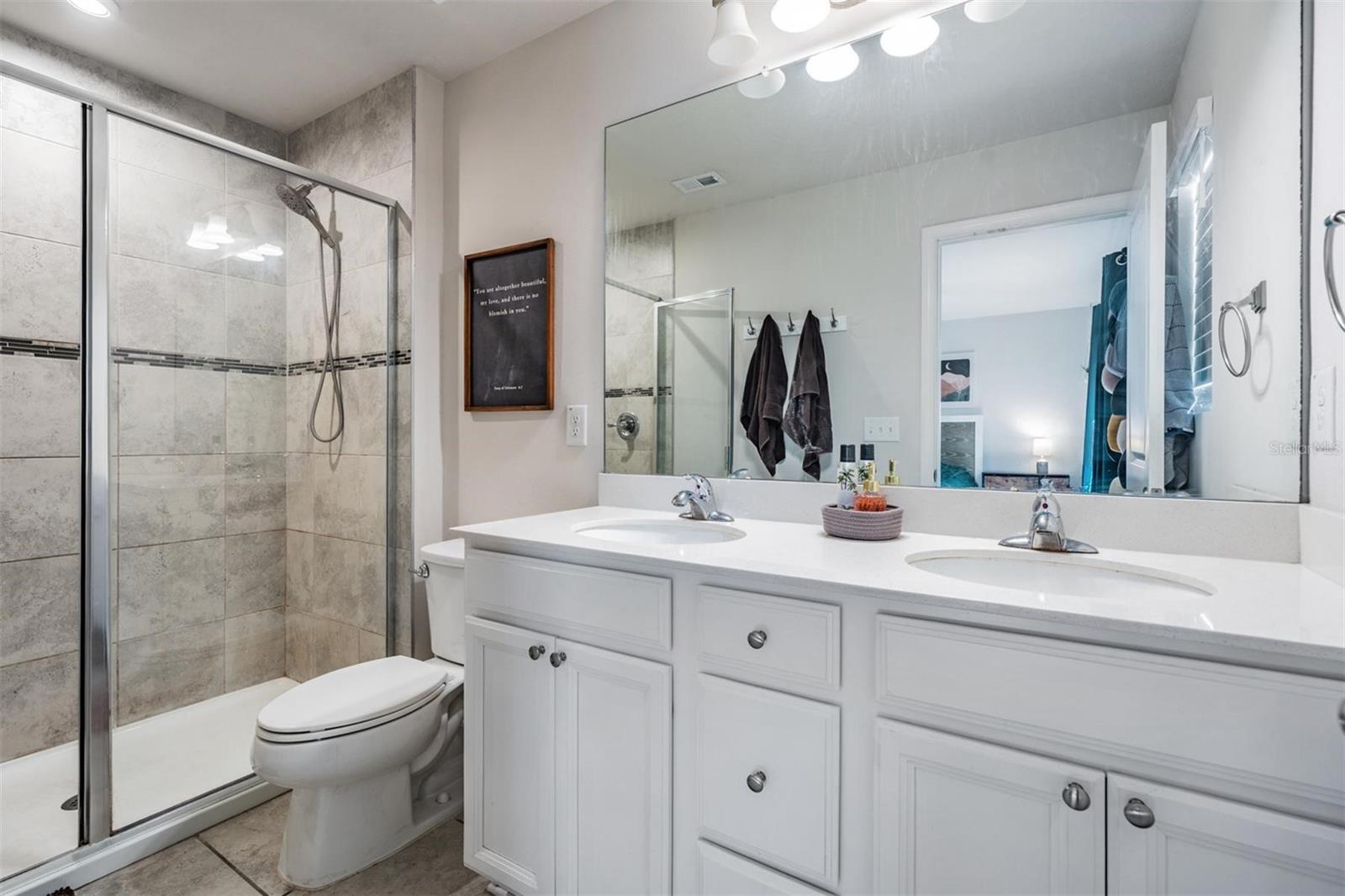 Image 16 of 32 For 15068 Caravan Avenue