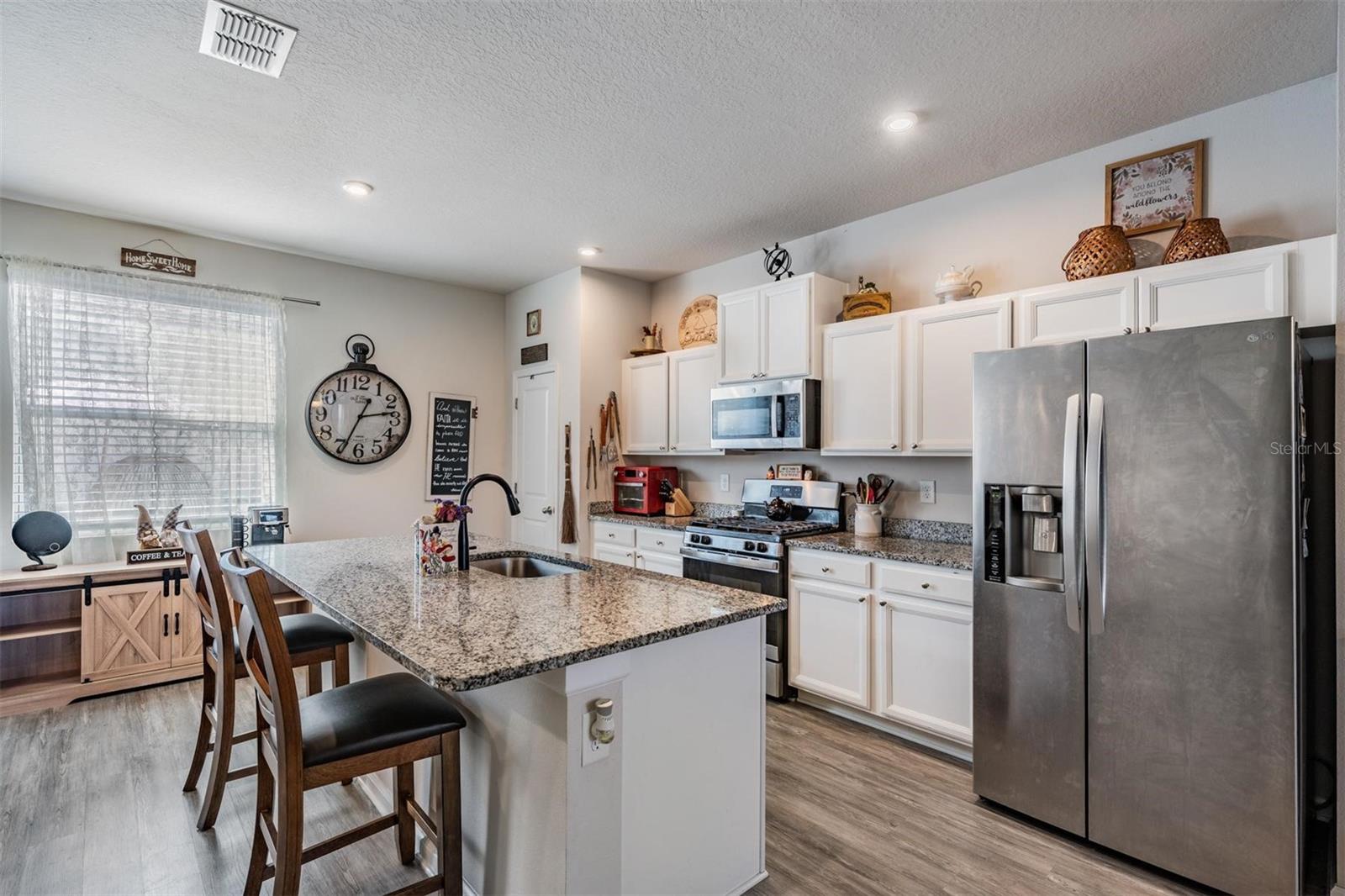 Image 3 of 32 For 15068 Caravan Avenue