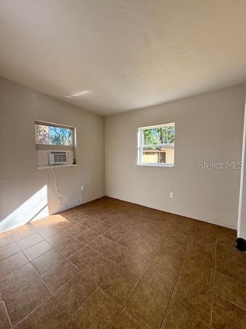Listing photo id 12 for 21493 Campbell Drive