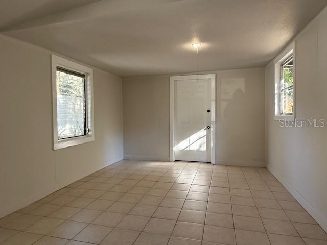 Listing photo id 14 for 21493 Campbell Drive