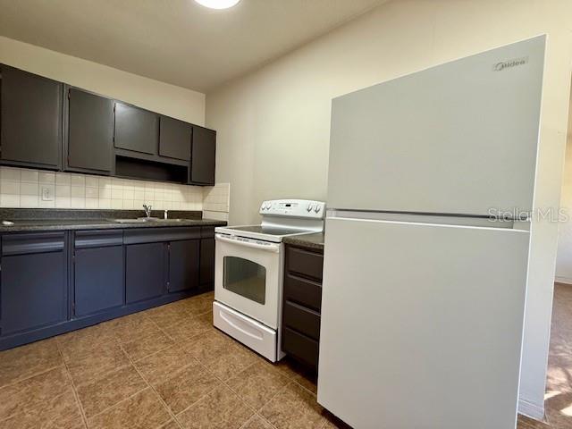 Listing photo id 5 for 21493 Campbell Drive