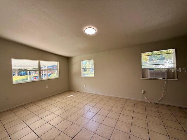Listing photo id 7 for 21493 Campbell Drive
