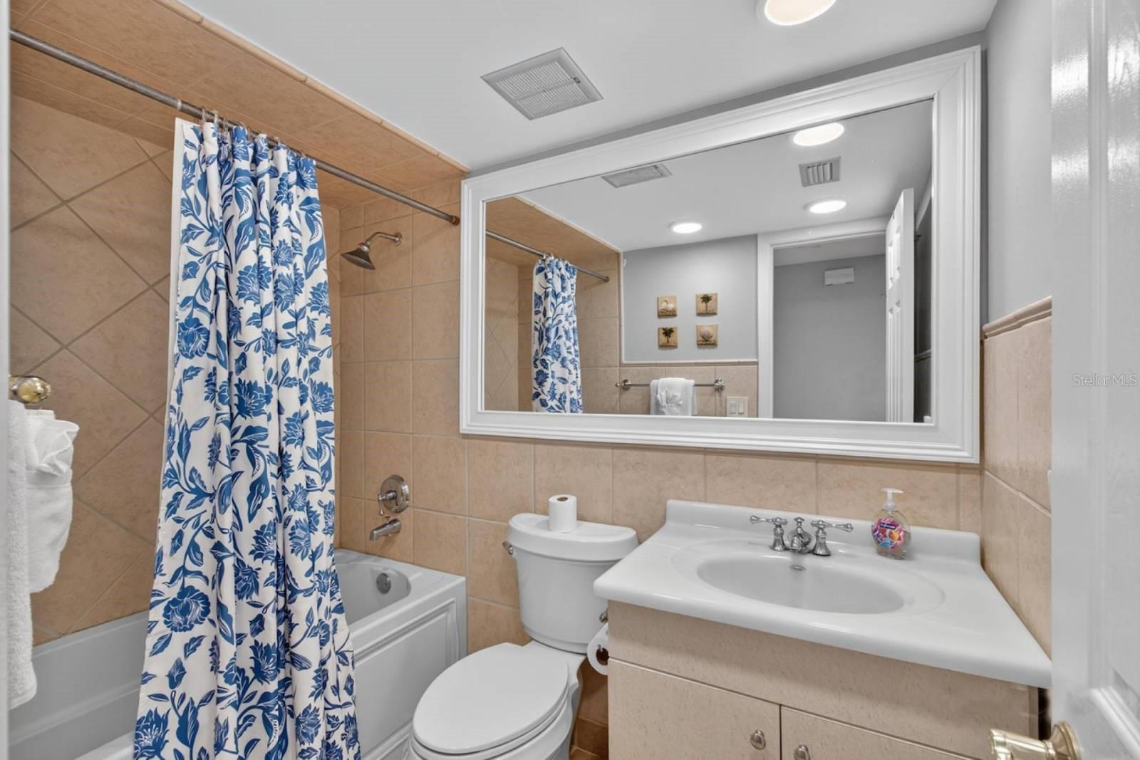 Image 16 of 36 For 5500 Ocean Shore Boulevard Ut02