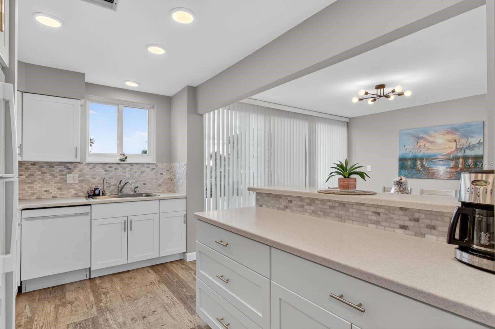 Image 31 of 36 For 5500 Ocean Shore Boulevard Ut02