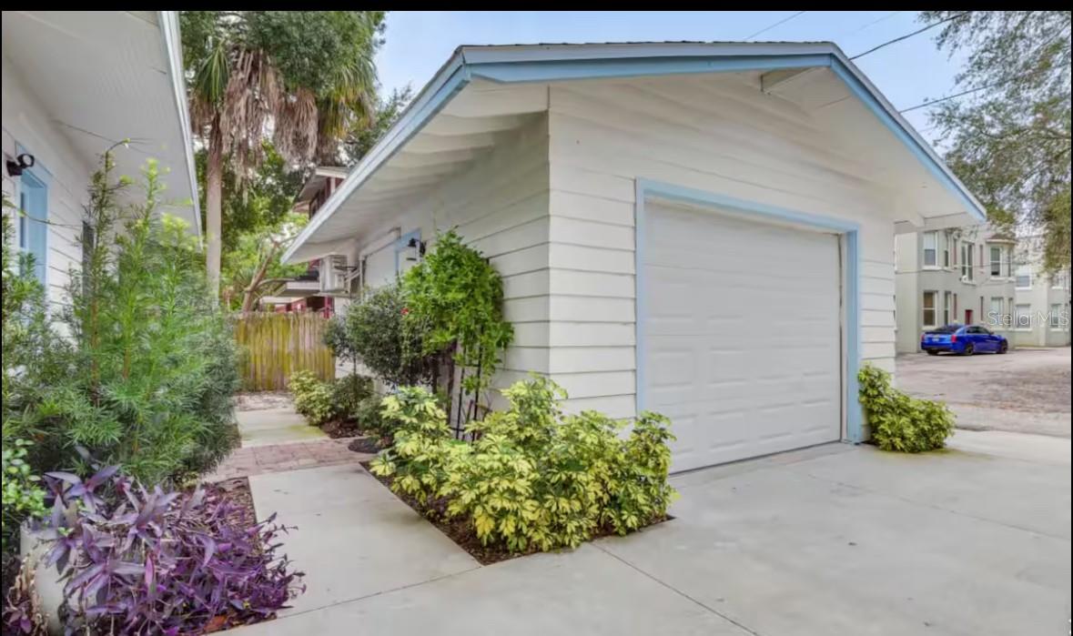 Image 21 of 26 For 618 19th Street W