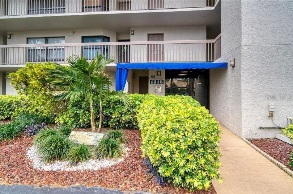 Image 10 of 100 For 1316 Pasadena Avenue S 407