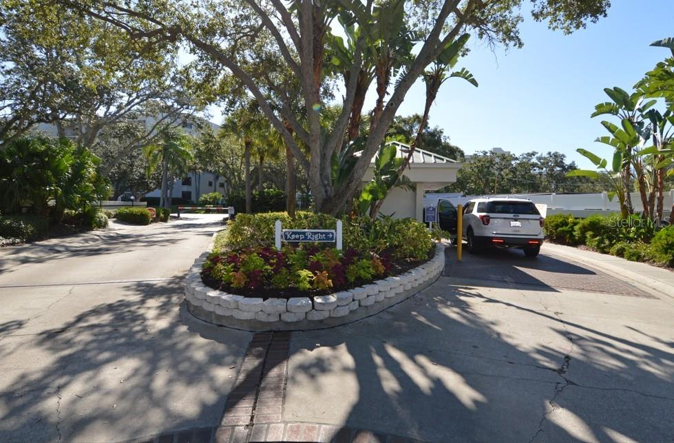 Image 3 of 100 For 1316 Pasadena Avenue S 407