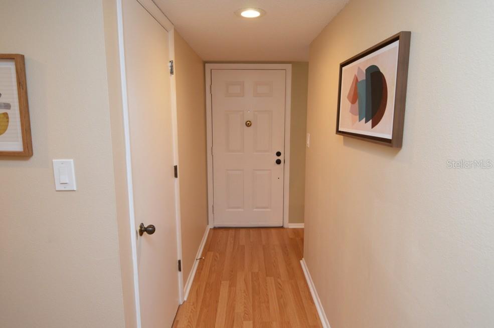 Image 39 of 100 For 1316 Pasadena Avenue S 407