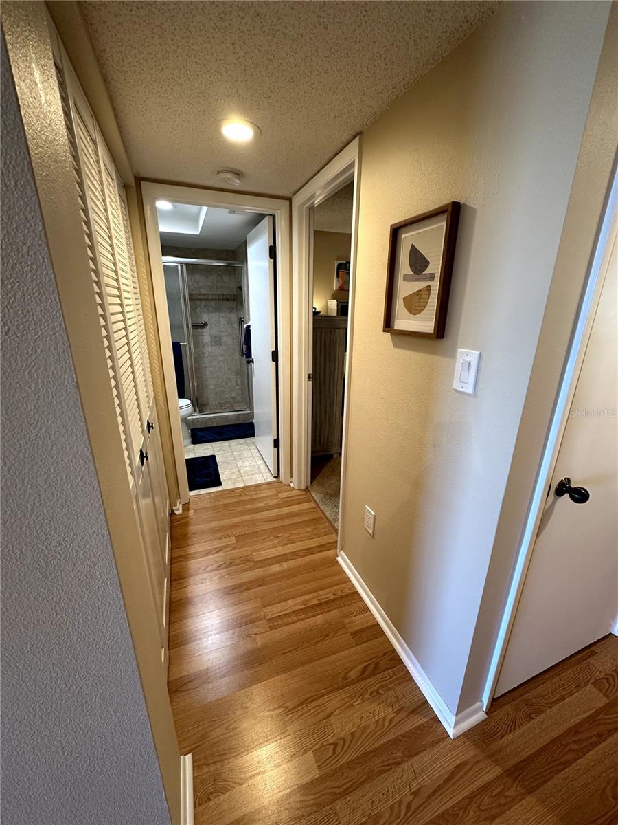 Image 40 of 100 For 1316 Pasadena Avenue S 407