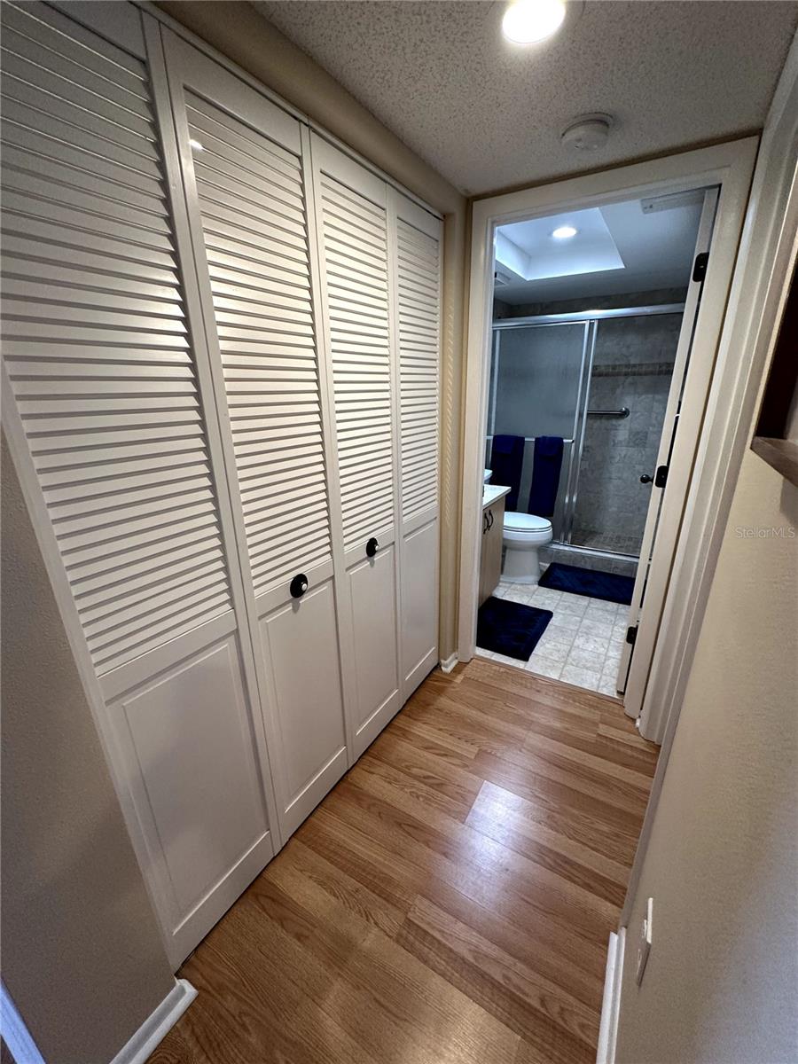 Image 41 of 100 For 1316 Pasadena Avenue S 407