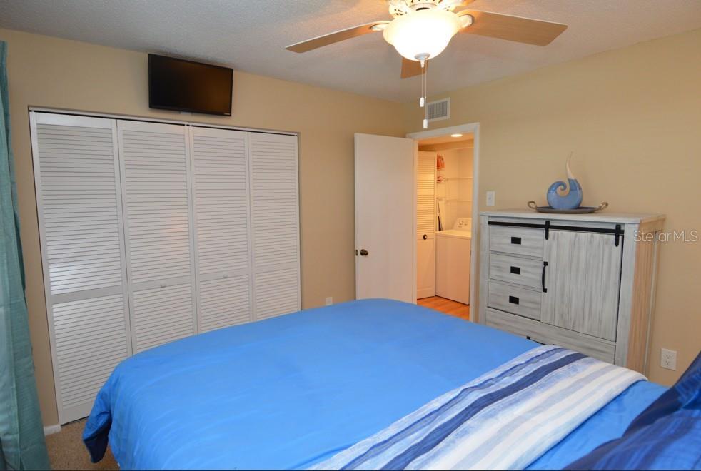 Image 53 of 100 For 1316 Pasadena Avenue S 407