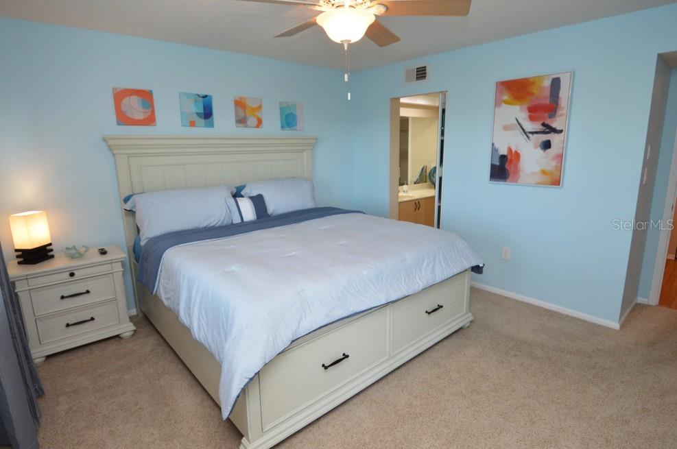 Image 60 of 100 For 1316 Pasadena Avenue S 407