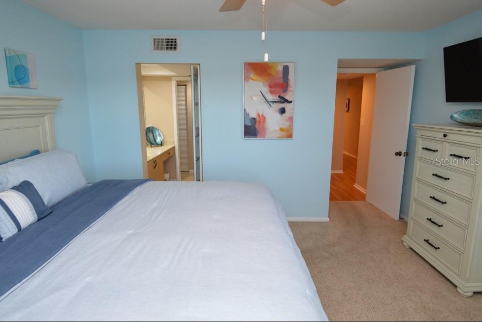 Image 61 of 100 For 1316 Pasadena Avenue S 407