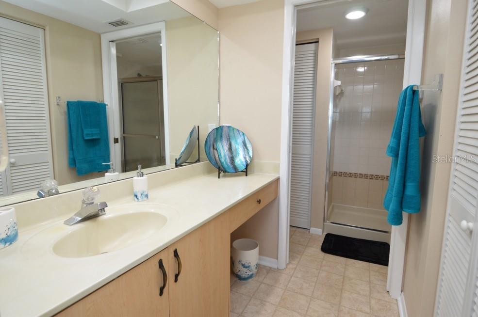 Image 72 of 100 For 1316 Pasadena Avenue S 407