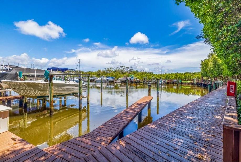 Image 85 of 100 For 1316 Pasadena Avenue S 407