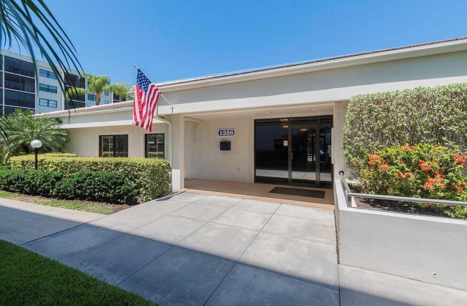 Image 92 of 100 For 1316 Pasadena Avenue S 407