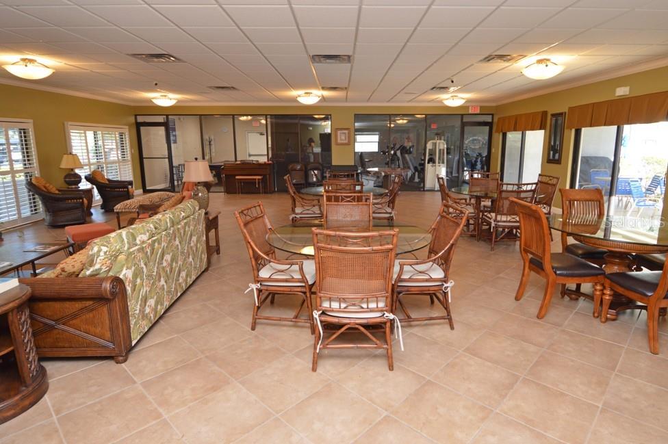 Image 93 of 100 For 1316 Pasadena Avenue S 407