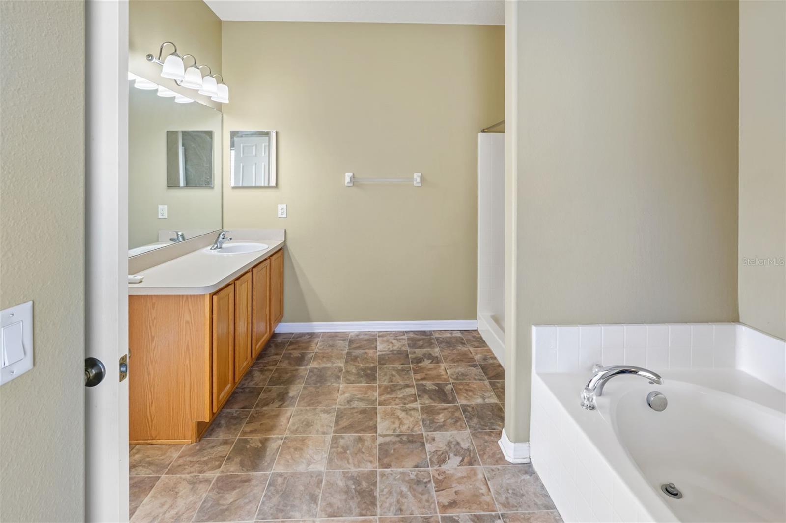 Image 22 of 61 For 10282 Bannock Street