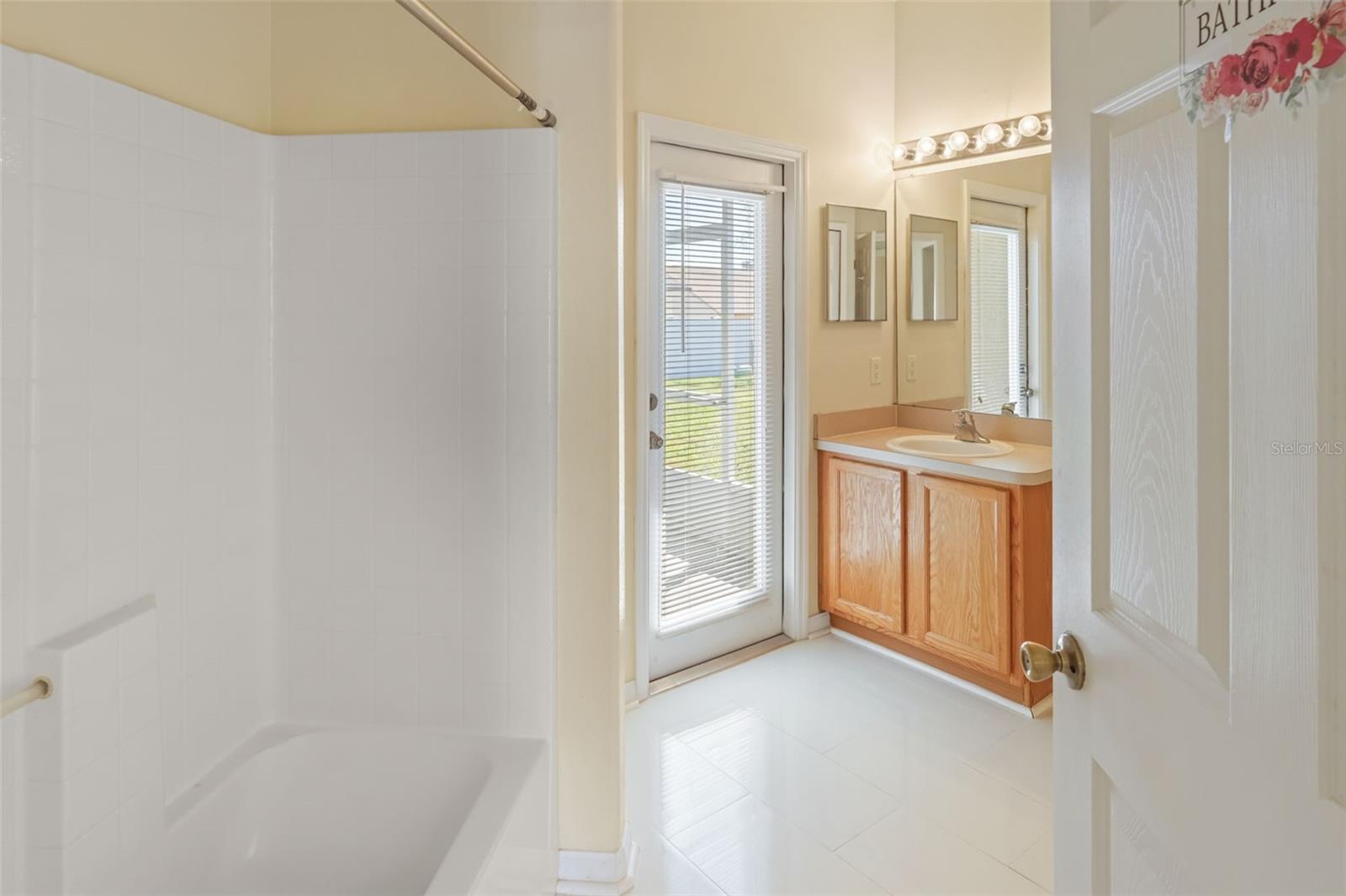 Image 40 of 61 For 10282 Bannock Street