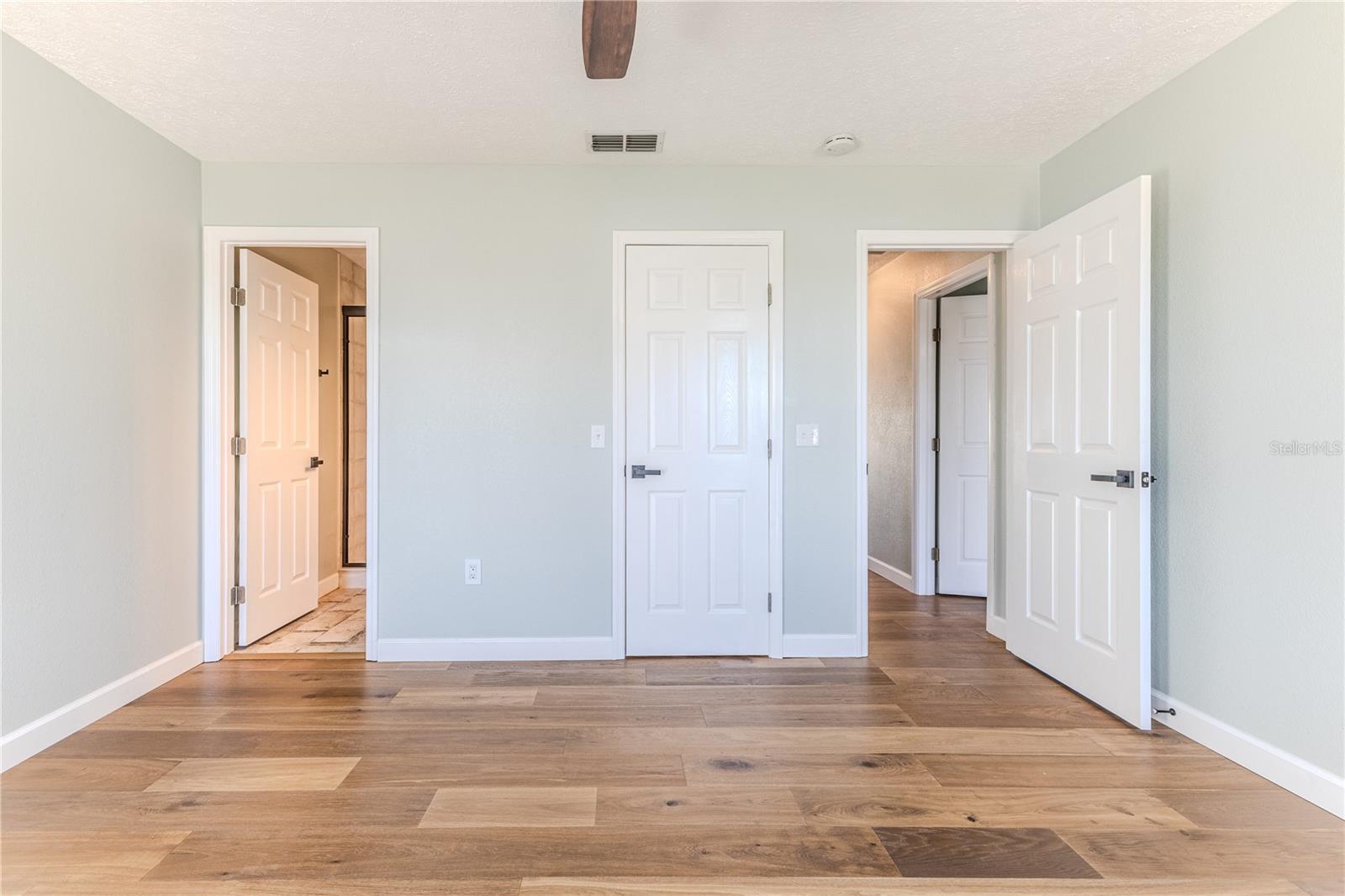 Image 43 of 71 For 3285 Minnow Creek Drive