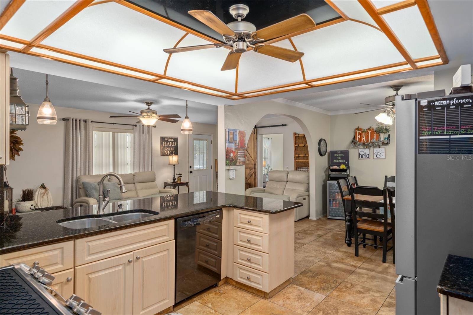 Image 16 of 39 For 1407 Garden Avenue