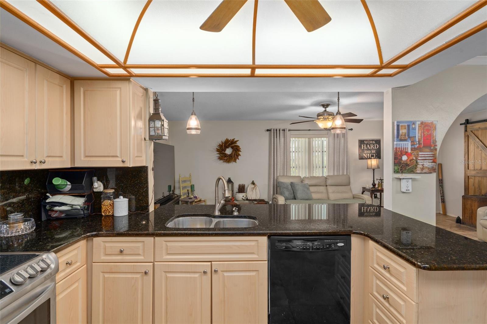 Image 17 of 39 For 1407 Garden Avenue