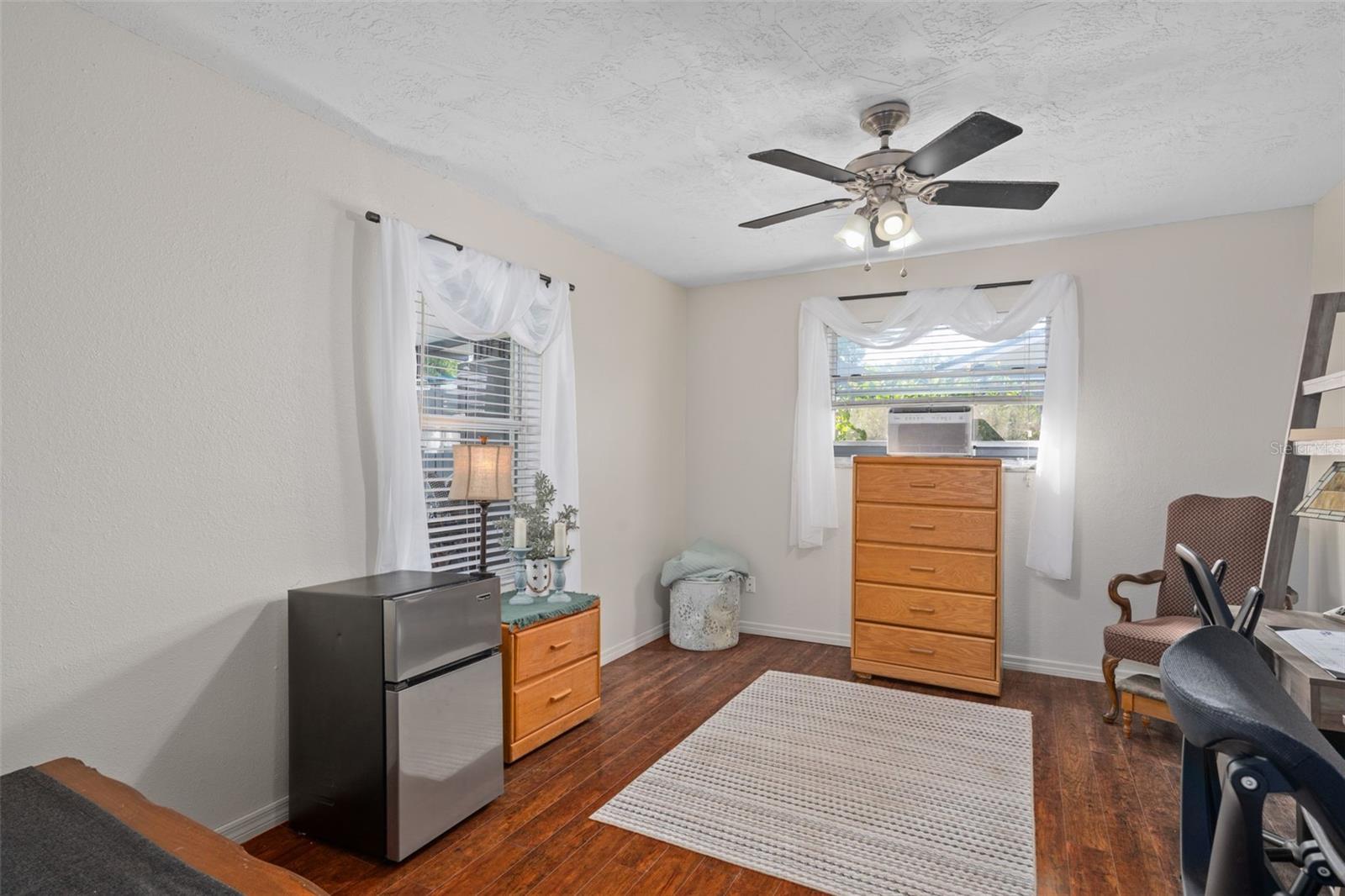 Image 19 of 39 For 1407 Garden Avenue