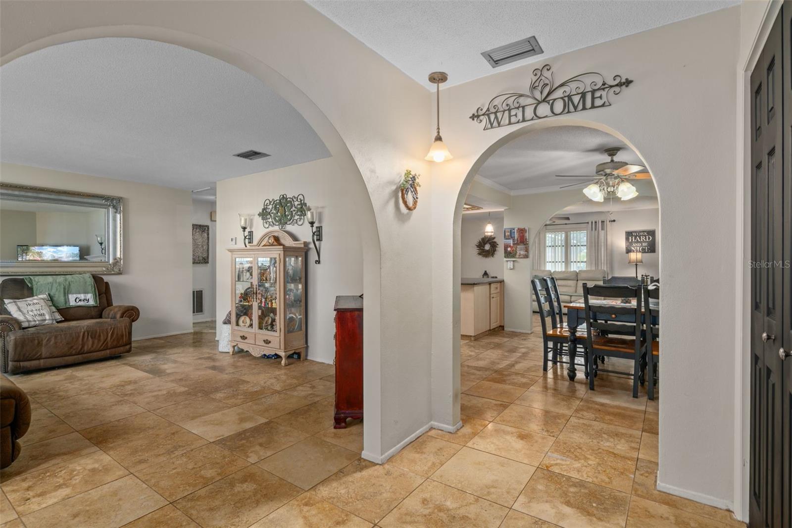 Image 5 of 39 For 1407 Garden Avenue