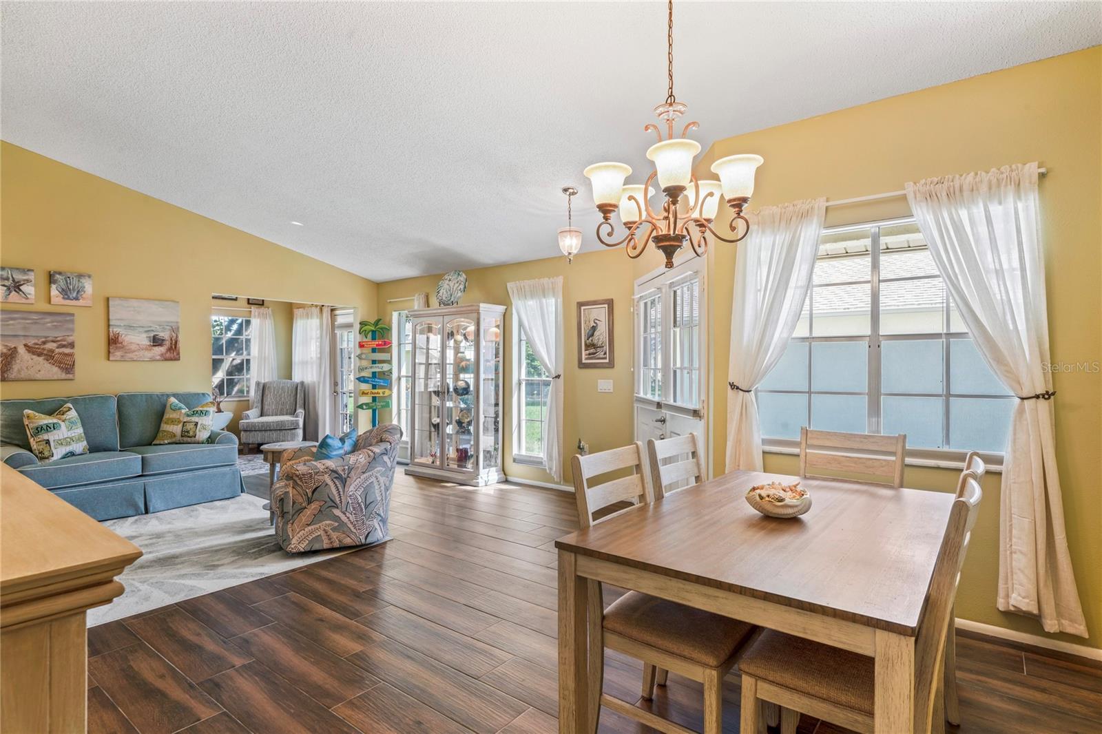 Image 18 of 66 For 4740 Carrington Court