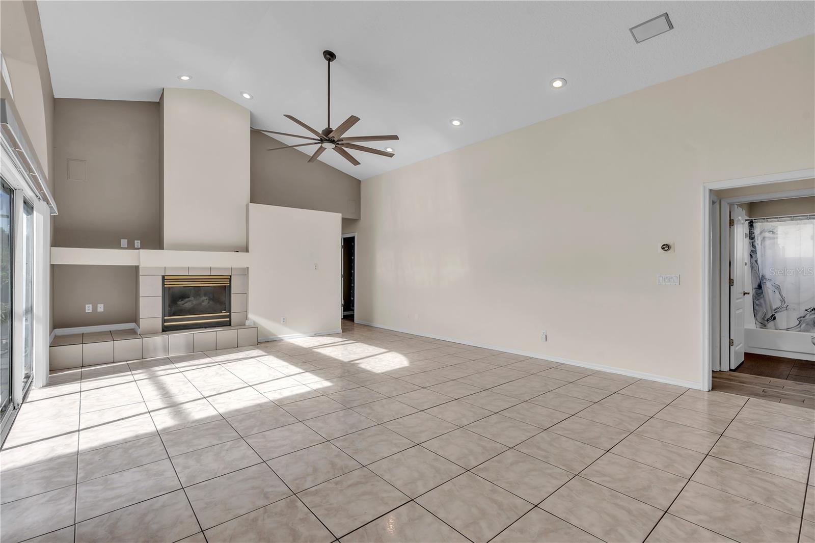 Image 13 of 49 For 18118 Sweet Jasmine Drive