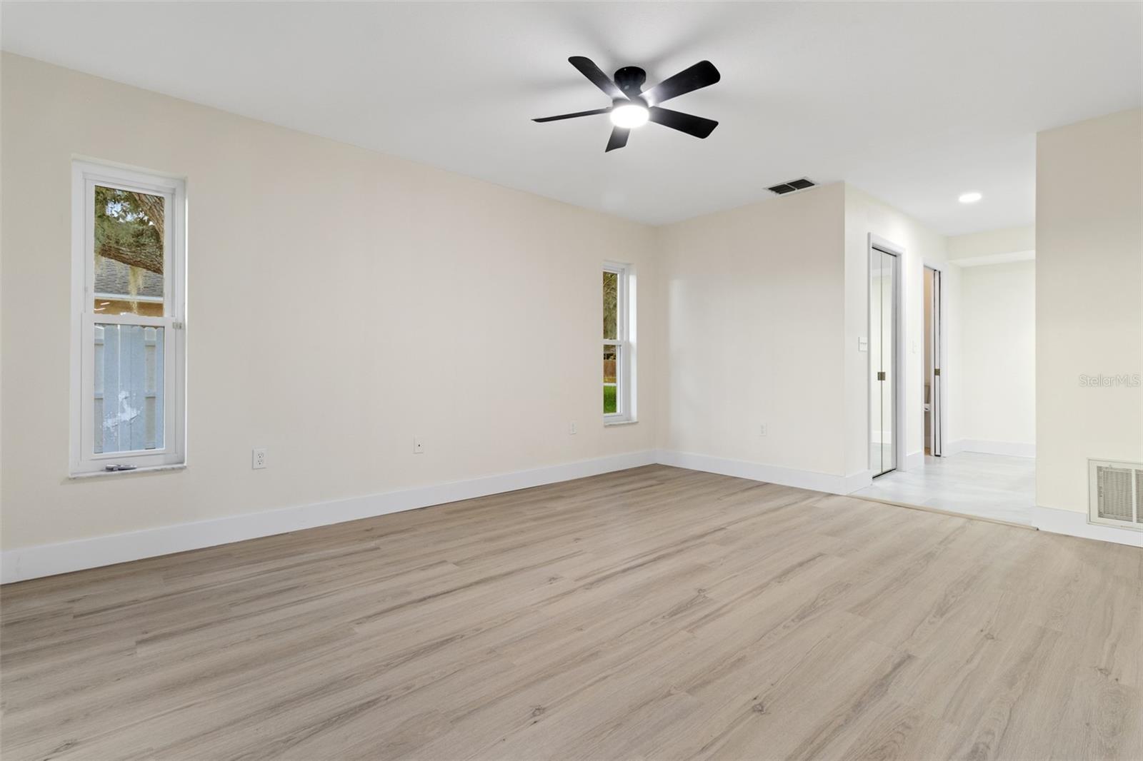 Image 12 of 52 For 3016 Abeline Road