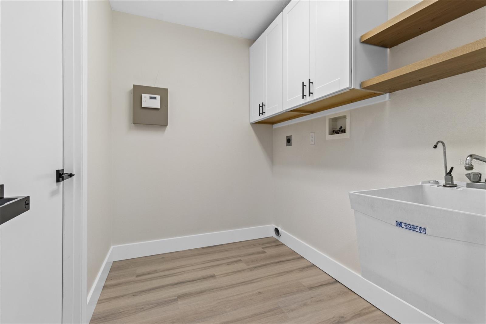 Image 27 of 52 For 3016 Abeline Road