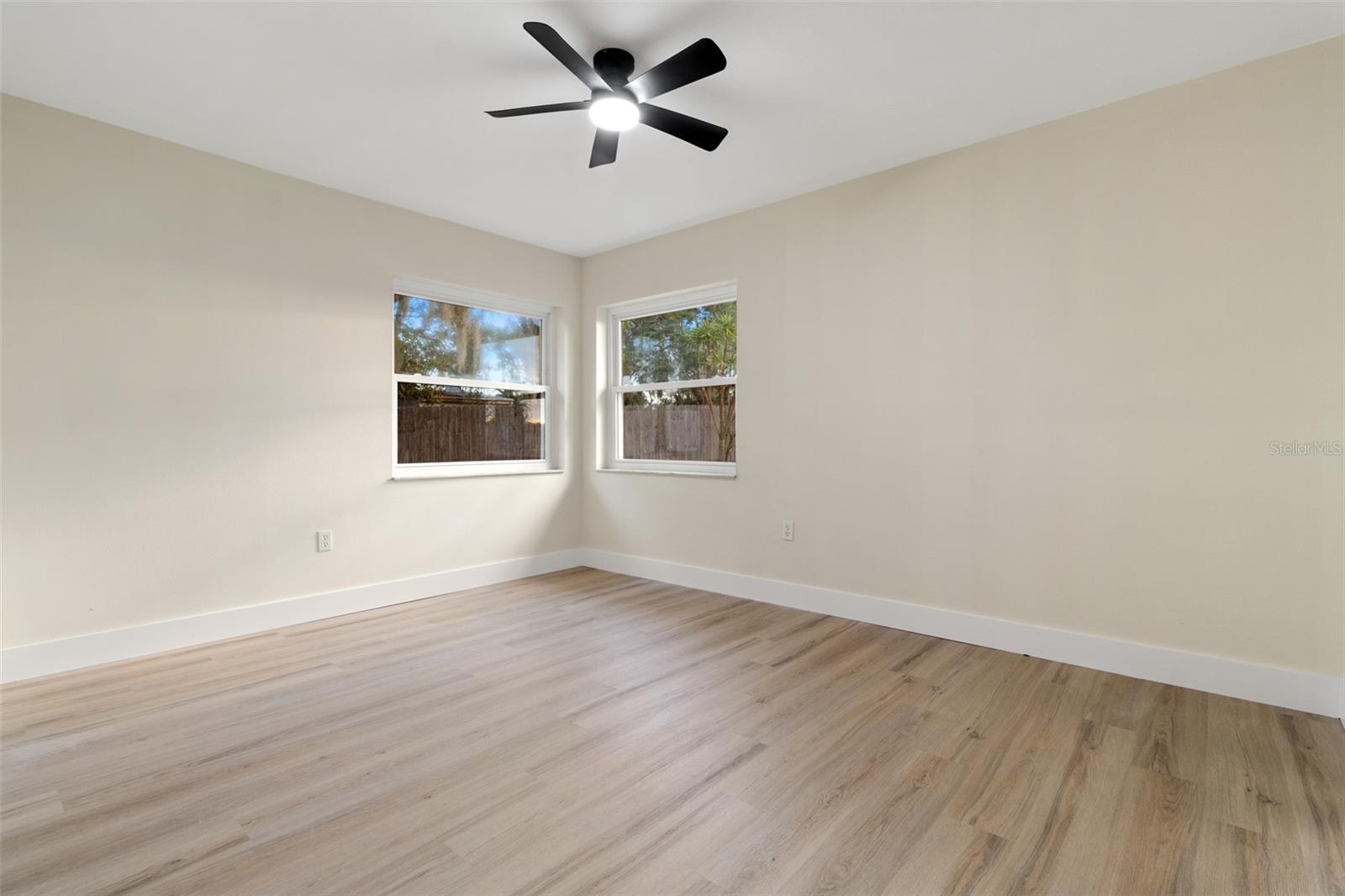 Image 28 of 52 For 3016 Abeline Road