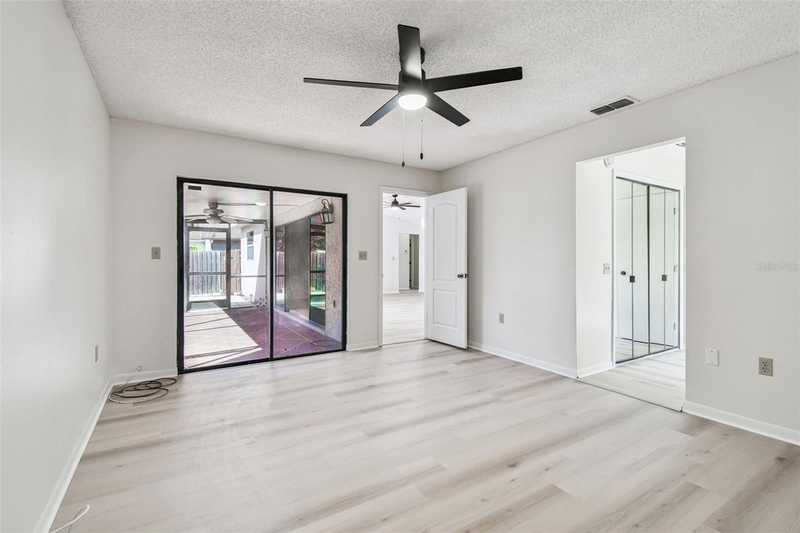 Image 19 of 28 For 698 Crystal Drive