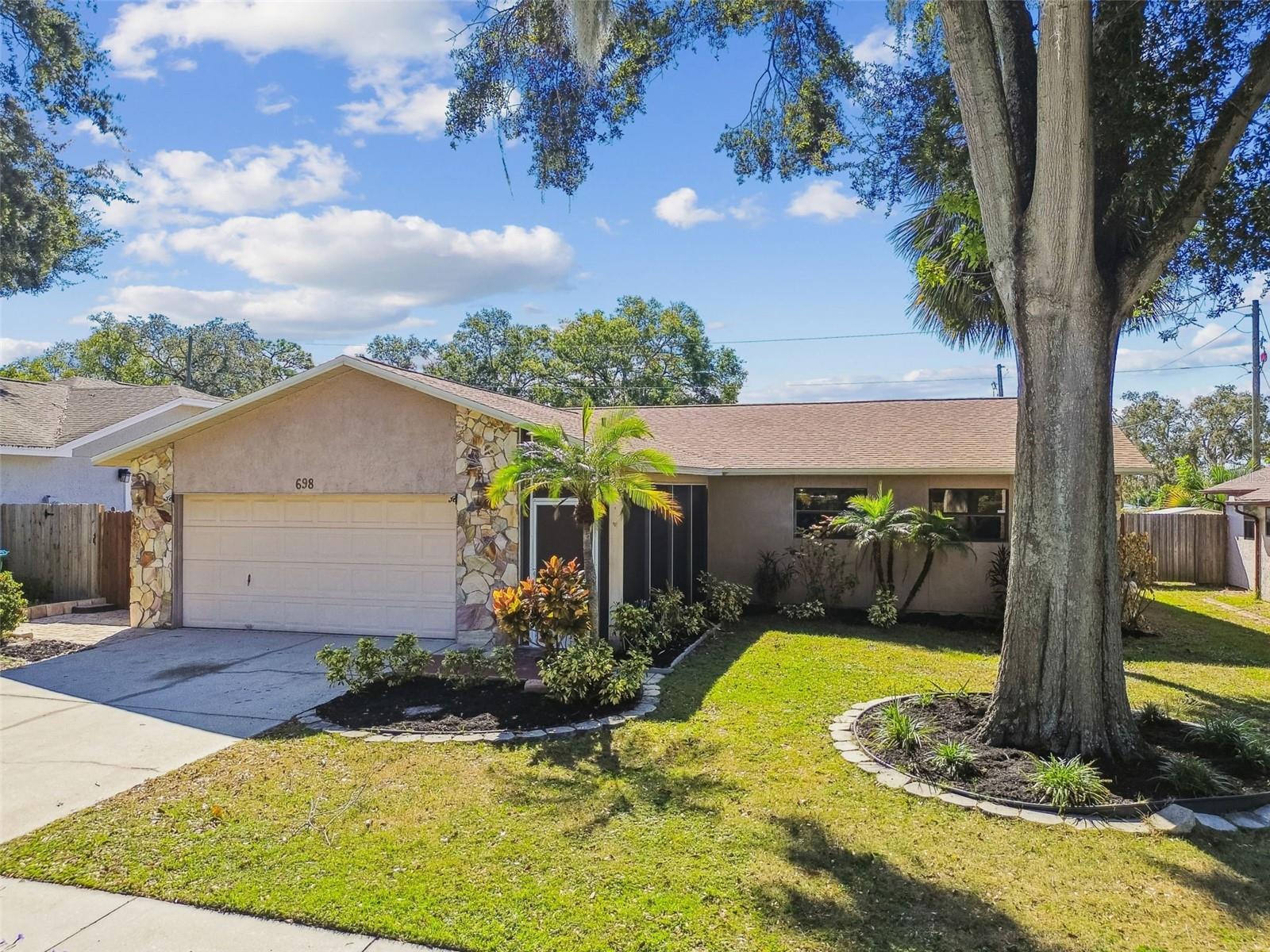 Image 2 of 28 For 698 Crystal Drive