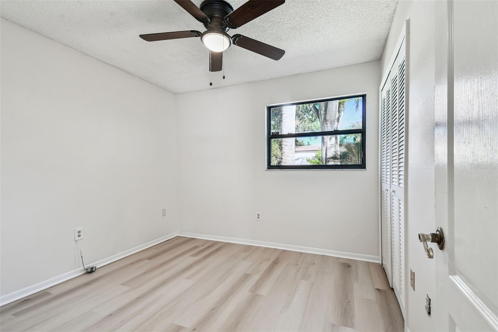 Image 24 of 28 For 698 Crystal Drive