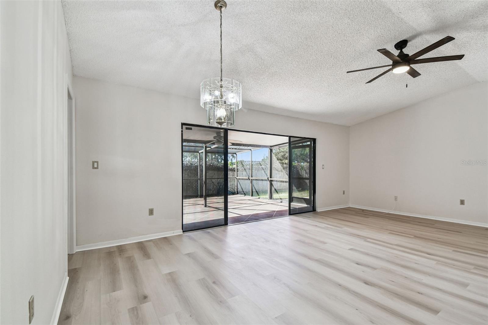 Image 4 of 28 For 698 Crystal Drive