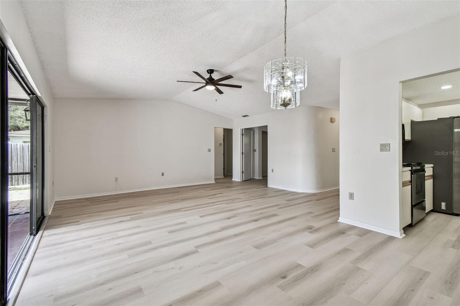 Image 8 of 28 For 698 Crystal Drive