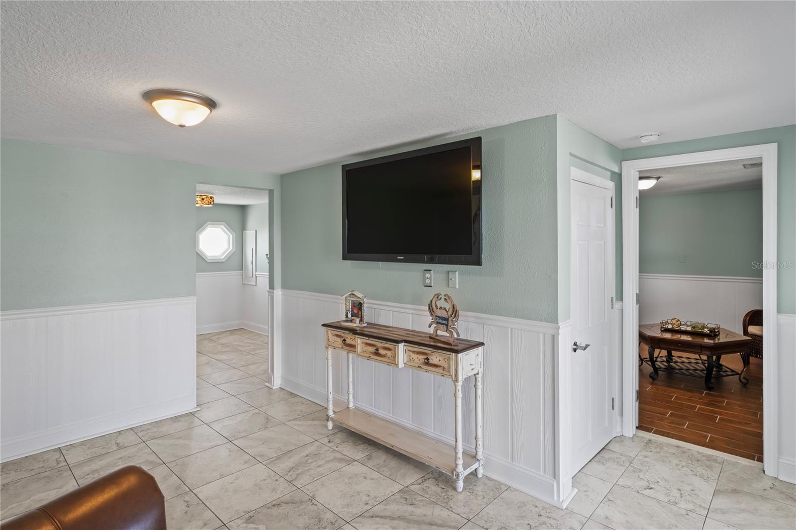 Image 33 of 75 For 6603 Driftwood Drive